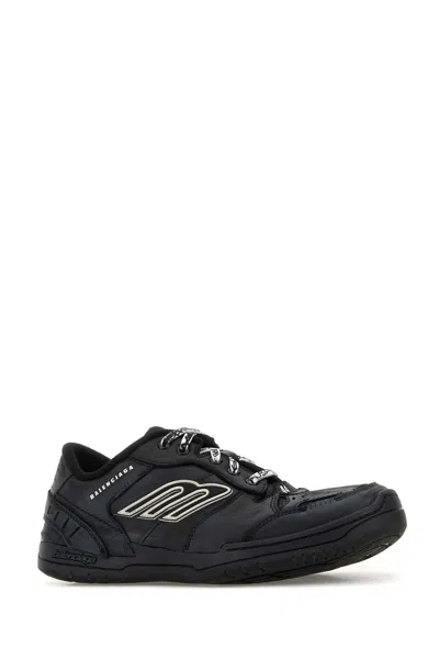 Balenciaga Hamptons Worn-out Low-top Leather Sneakers In Black