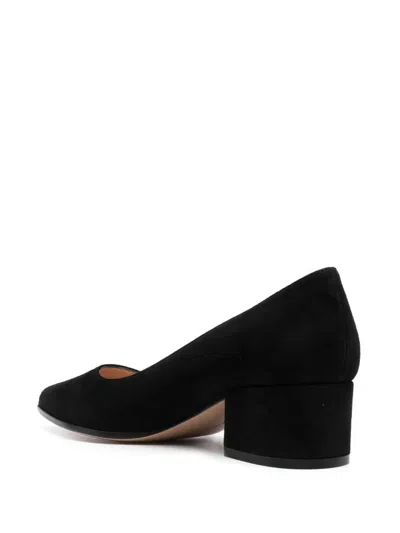 Gianvito Rossi Piper Suede Leather Pumps In Black