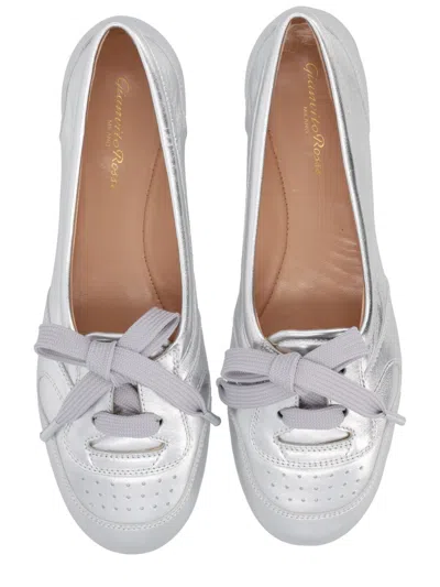 Gianvito Rossi Ballerina Shoes With Bow And Metallic Finish In Silver