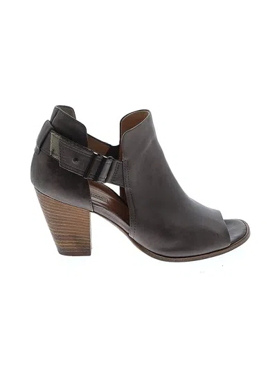 Pre-owned Paul Green Heels In Gray