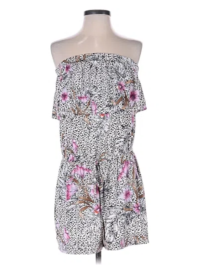 Pre-owned White House Black Market Romper In White