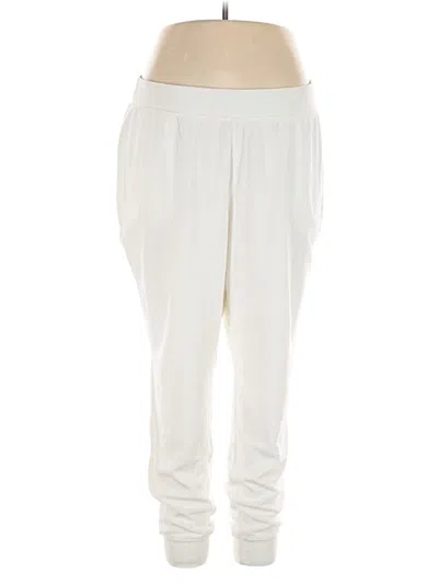 Pre-owned D&co. Casual Pants In White