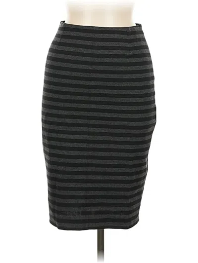 Pre-owned Uniqlo Casual Skirt In Gray