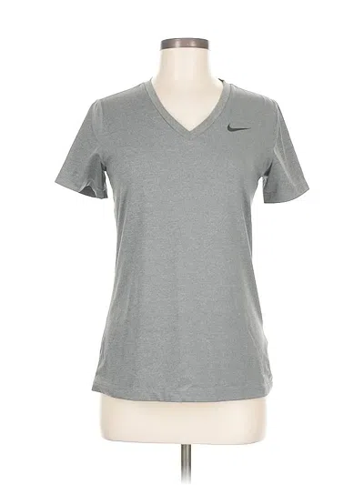 Pre-owned Nike Active T-shirt In Gray