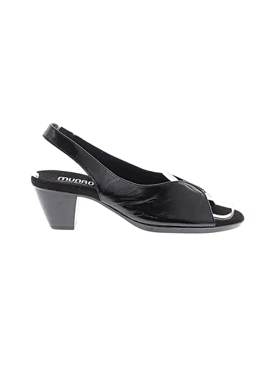 Pre-owned Munro American Heels In Black
