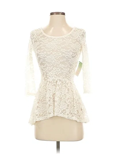 Decree 3/4 Sleeve Top Ivory Sweetheart Neckline Tops In White