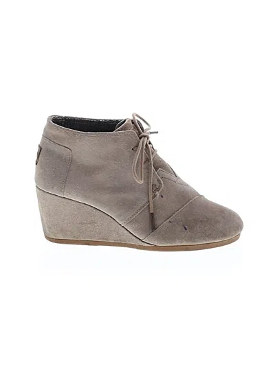 Pre-owned Toms Ankle Boots In Brown