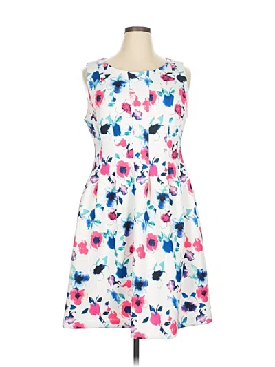 Pre-owned Andrew Marc Casual Dress In White