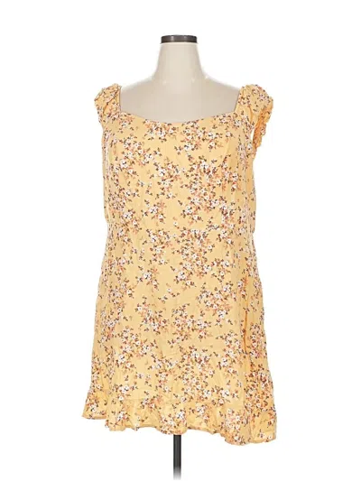 Pre-owned Old Navy Sleeveless Top Yellow Sweetheart Neckline Tops