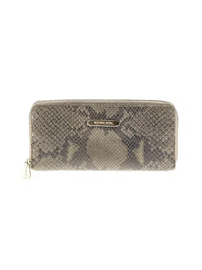 Pre-owned Michael Michael Kors Leather Wallet In Brown