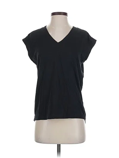 Pre-owned Athleta Sleeveless T-shirt In Black