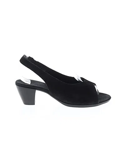 Pre-owned Munro American Sandals In Black