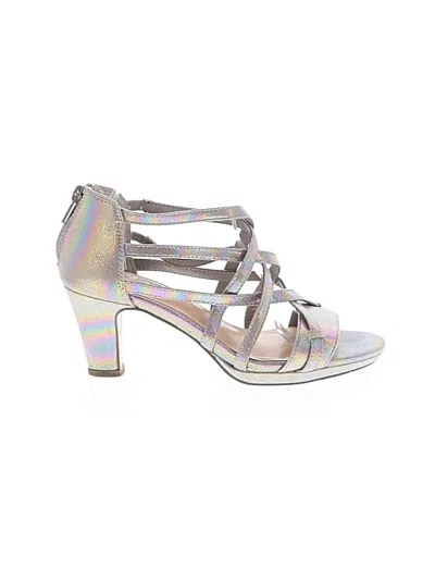 Pre-owned Easy Street Heels In Silver
