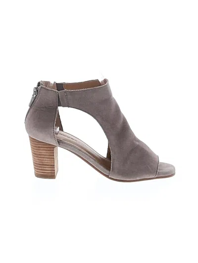 Pre-owned Lucky Brand Sandals In Gray