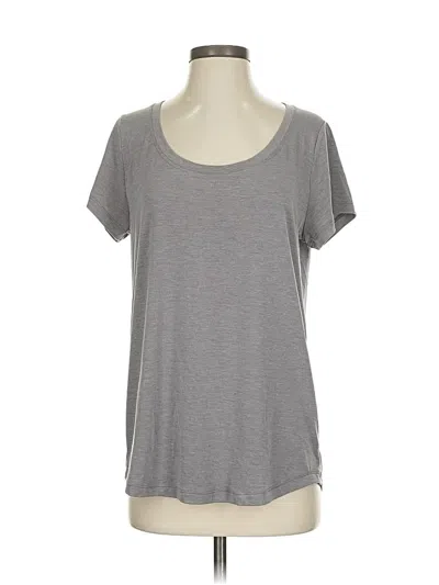 Pre-owned Athleta Short Sleeve T-shirt In Gray