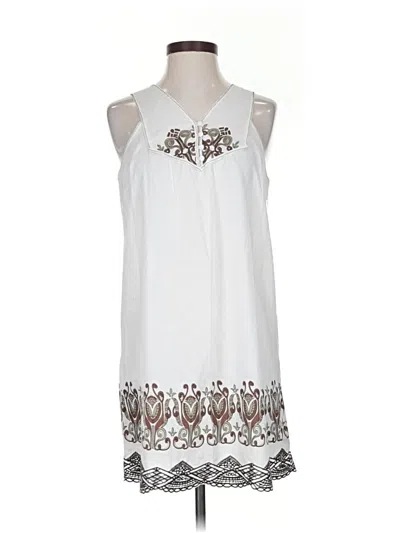 Pre-owned Bcbgmaxazria Casual Dress In White