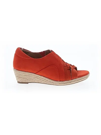 Pre-owned Comfortview Sandals In Orange