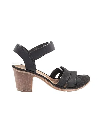 Pre-owned Clarks Sandals In Black