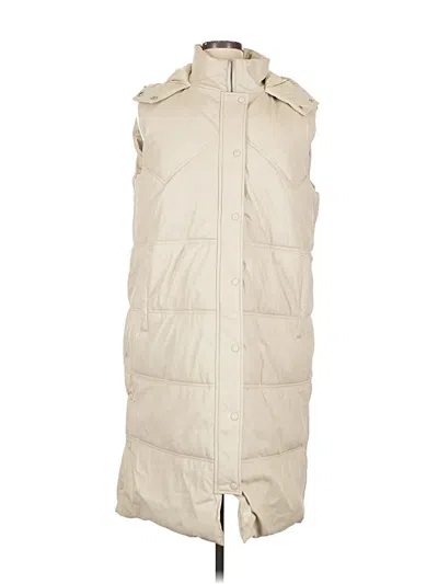 Avec Les Filles Vest In White