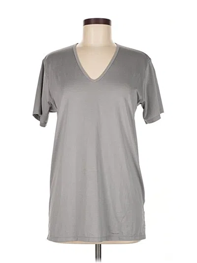 Pre-owned Uniqlo Short Sleeve T-shirt In Gray