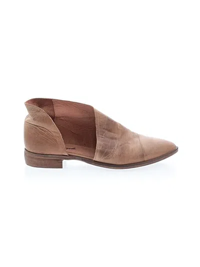 Pre-owned Free People Flats In Brown