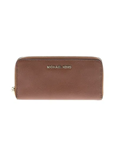 Pre-owned Michael Michael Kors Wallet In Brown