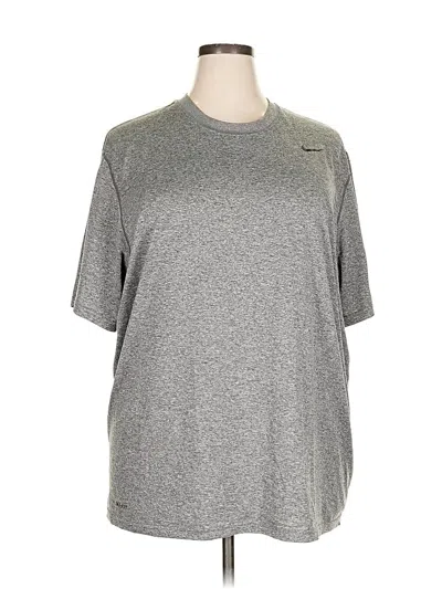 Pre-owned Nike Active T-shirt In Gray