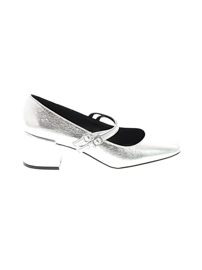 Pre-owned Kenneth Cole Reaction Flats In Silver