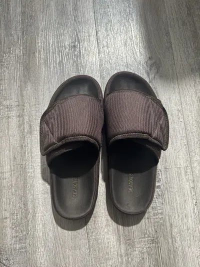 Pre-owned Yeezy Season 6 Slides Oxblood In Red