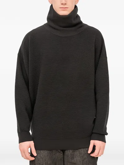 Devoa Turtleneck Sweater In Black