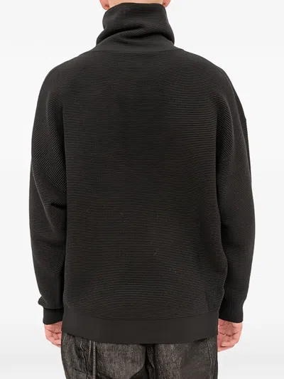 Devoa Turtleneck Sweater In Black