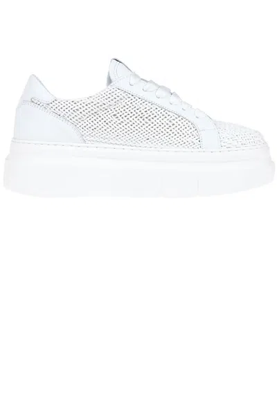Gio+ Aria Sneakers In White