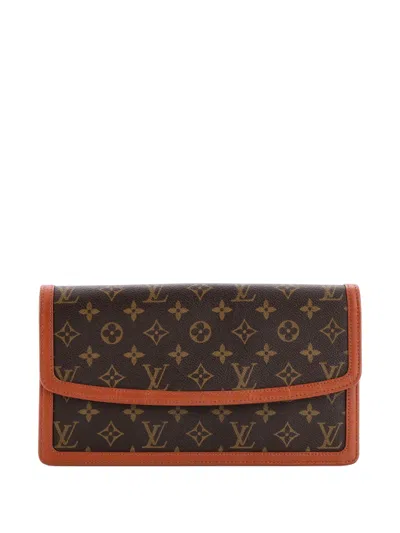 Pre-owned Louis Vuitton Dame Pochette Monogram Canvas Gm Clutch Bag In Brown