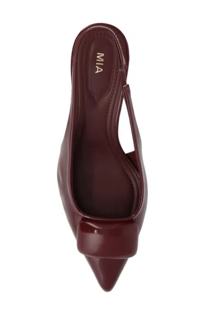 Mia Nena Kitten Heel Pump In Burgundy