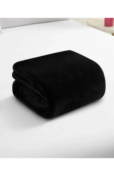 Juicy Couture Plush Throw Blanket In Black