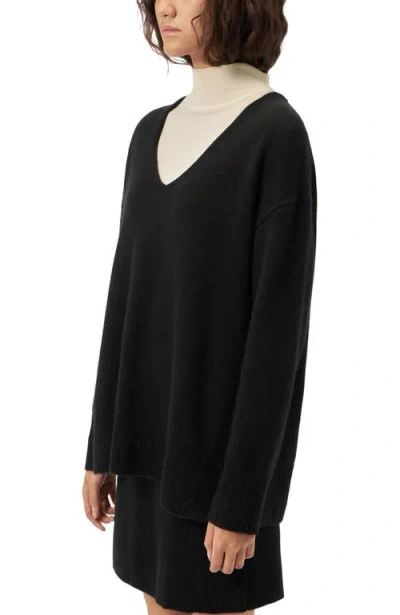 Gobi Mongolian Cashmere Relaxed-fit Cashmere V-neck Sweater In Black