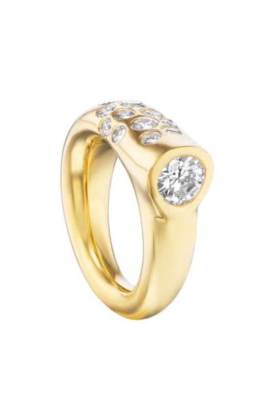 Uniform Object 18k Gold Clustered Diamond Ring In Gold