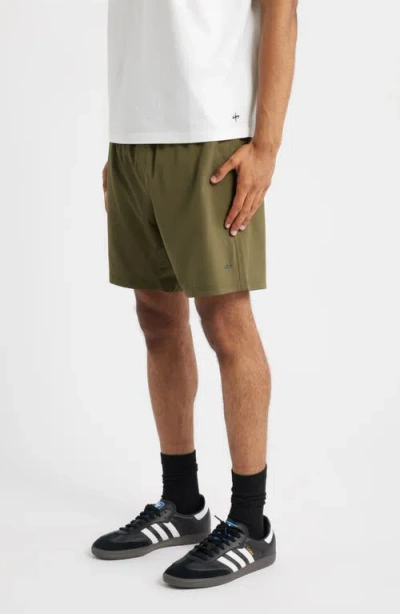 Santo Studio Tempo Tech Shorts In Green