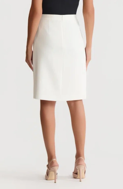 Kasper Pleat Front Pencil Skirt In White