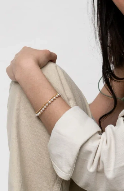 Dower & Hall White Freshwater Timeless Pearl Bracelet In Gold