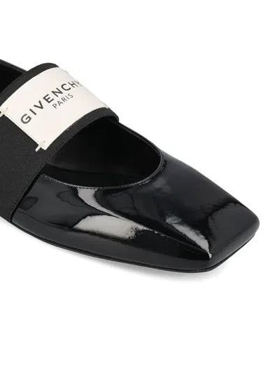 Givenchy Flat Shoes In Black