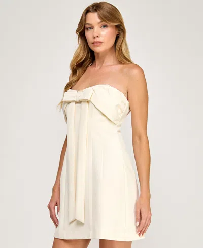 Seni & Cade Juniors' Strapless Mini Dress In White