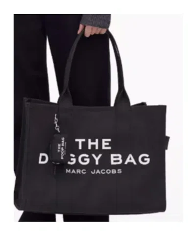 Marc Jacobs The Doggy Bag In Neutral