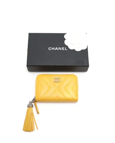 Pre-owned Chanel Classic Zip Around Card Holder In Yellow
