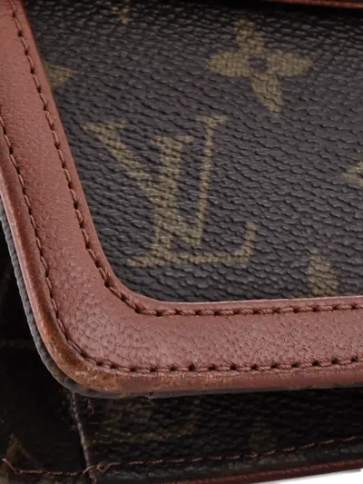 Pre-owned Louis Vuitton Dame Pochette Monogram Canvas Gm Clutch Bag In Brown