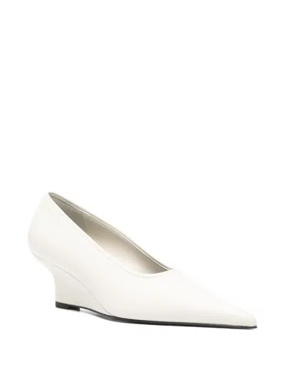 Totême Nappa Wedge Sharp Pumps In White