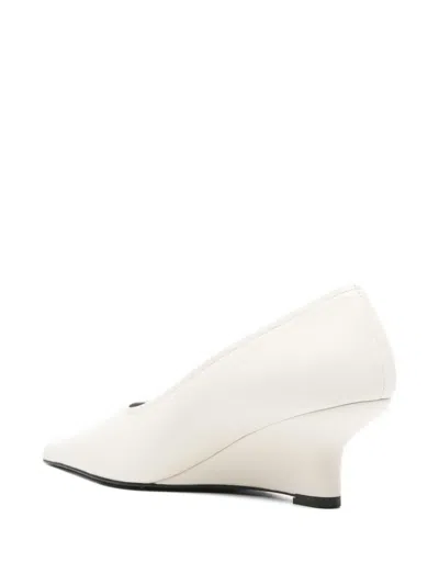 Totême Nappa Wedge Sharp Pumps In White