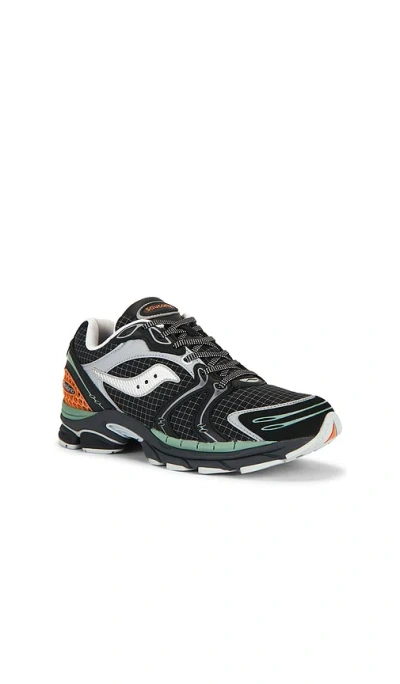 Saucony Progrid Triumph 4 Sneakers In Animal Print