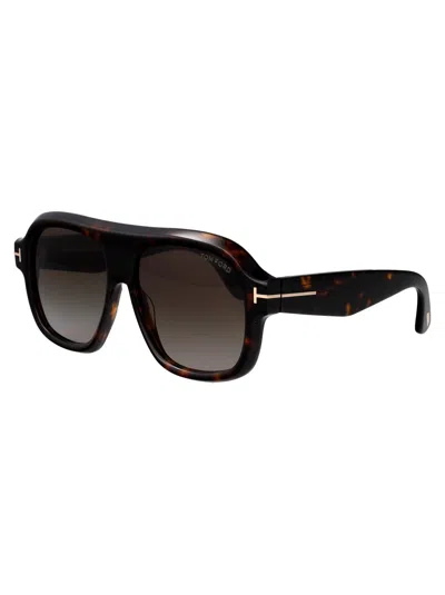 Tom Ford Squared Sunglasses Ft1324 52 K In Brown
