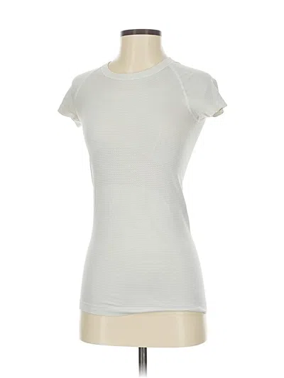 Pre-owned Lululemon Athletica Short Sleeve T-shirt In Silver
